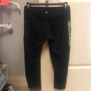 Lululemon black wunder under crop 22 yellow/green
